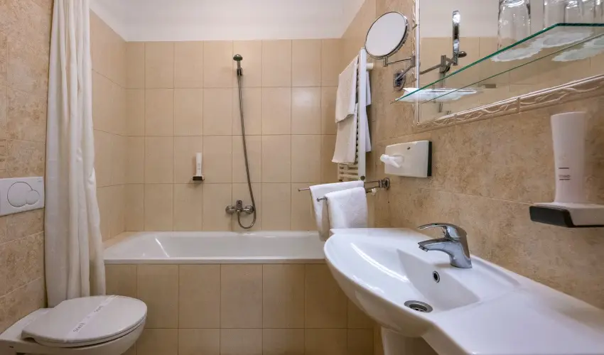 Hotel Kiss Tata - Karcsony