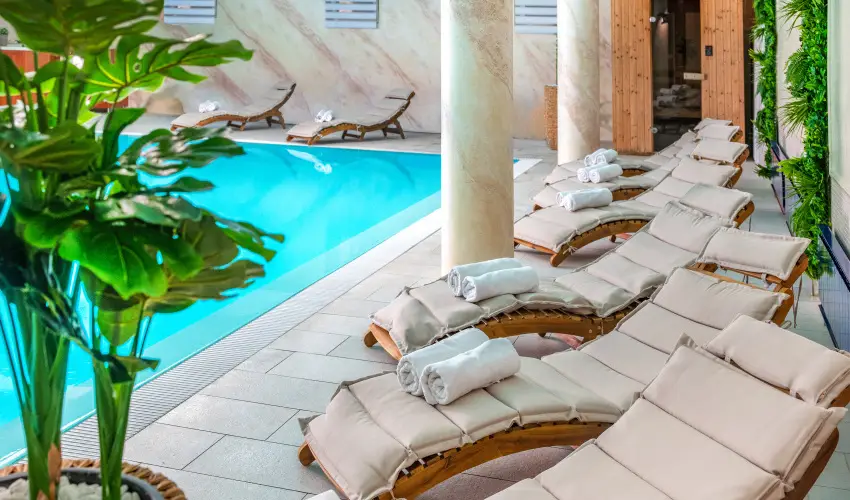 Hotel Kiss Tata - Karcsony