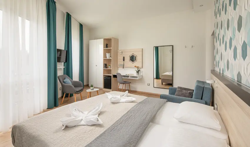 Kristly Hotel Keszthely - Karcsony