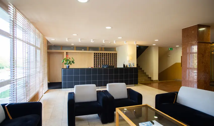 Laterum Hotel Pcs - Karcsony