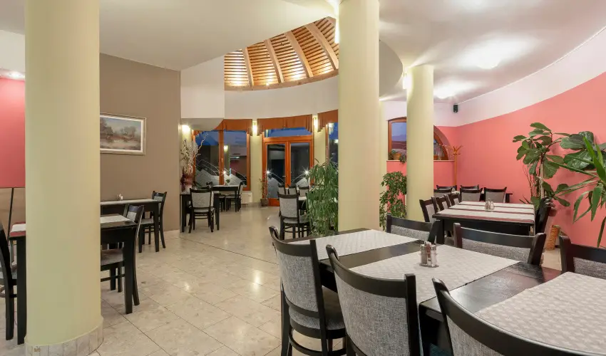 Sndor Hotel Pcs - Meghitt Karcsony