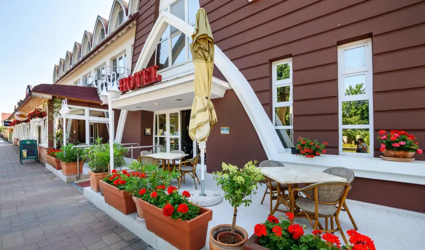 Hotel Ngy vszak Hajdszoboszl - Mess Karcsony (min. 2 j)