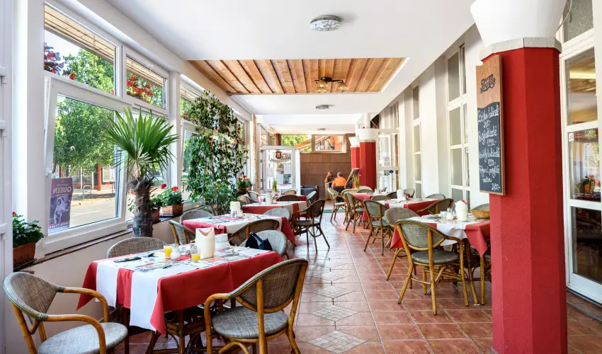 Hotel Ngy vszak Hajdszoboszl - Mess Karcsony (min. 2 j)