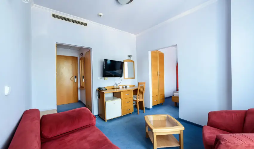 Hotel Ngy vszak Hajdszoboszl - Mess Karcsony (min. 2 j)