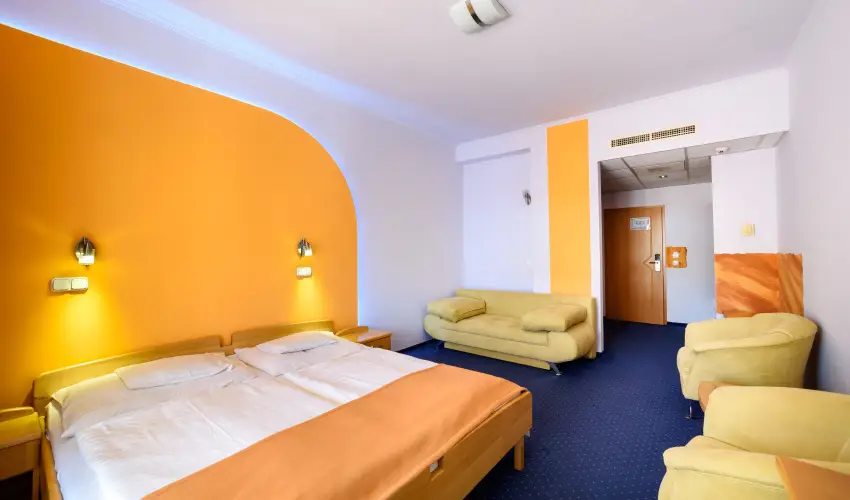 Hotel Ngy vszak Hajdszoboszl - Mess Karcsony (min. 2 j)