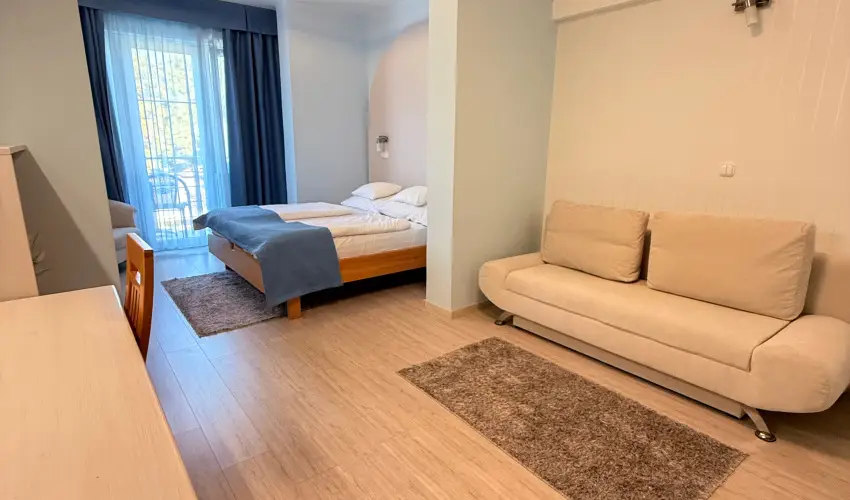 Hotel N�gy �vszak Hajd�szoboszl� - Var�zslatos Kar�csony (min. 2 �j)