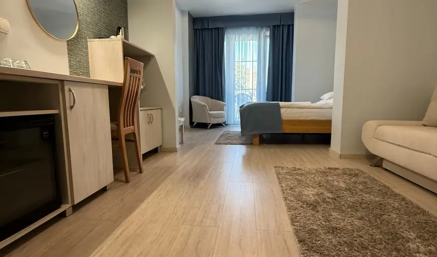 Hotel N�gy �vszak Hajd�szoboszl� - Var�zslatos Kar�csony (min. 2 �j)
