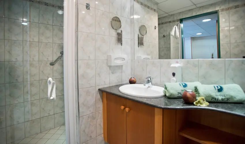 Palace Hotel  Hvz - Karcsony a Palace-ban (min. 2 j)