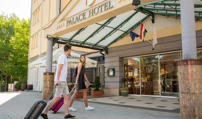Palace Hotel  Hvz - Karcsony a Palace-ban (min. 2 j)