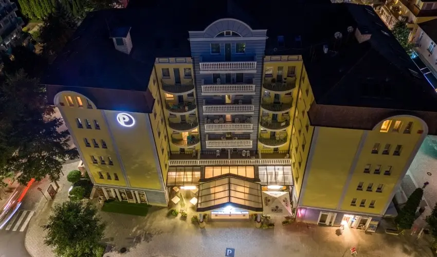 Palace Hotel  Hvz - Karcsony a Palace-ban (min. 2 j)