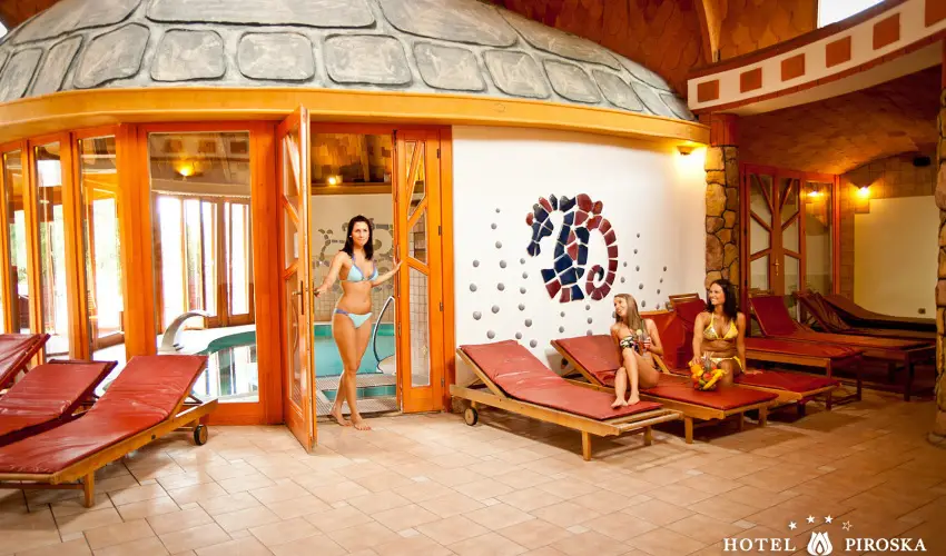 Hotel Piroska Bk, Bkfrd - PirosKarcsony