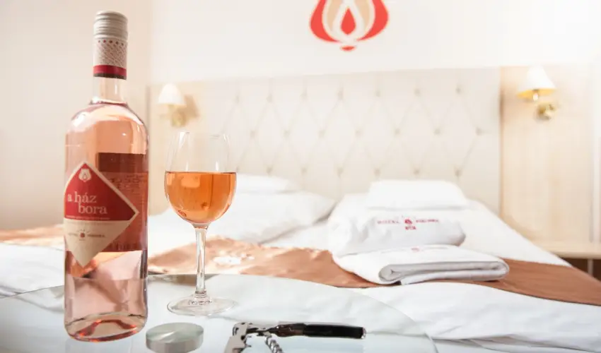 Hotel Piroska Bk, Bkfrd - PirosKarcsony