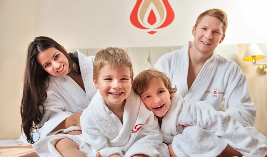 Hotel Piroska Bk, Bkfrd - PirosKarcsony