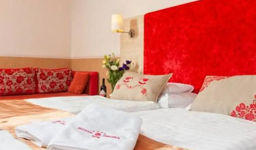 Hotel Piroska Bk, Bkfrd - PirosKarcsony