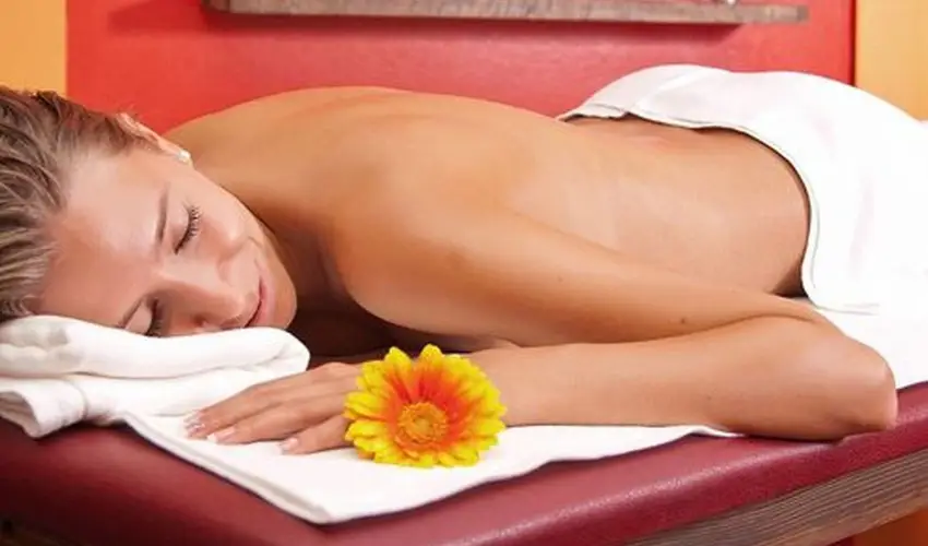 Hotel Piroska Bk, Bkfrd - PirosKarcsony