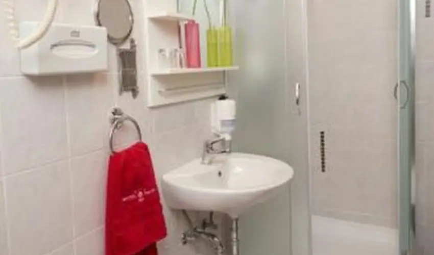 Hotel Piroska Bk, Bkfrd - PirosKarcsony