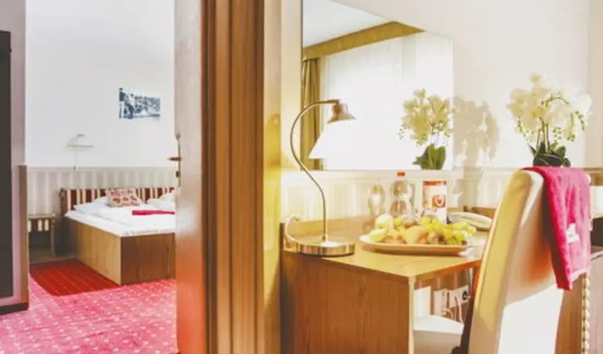 Hotel Piroska Bk, Bkfrd - PirosKarcsony