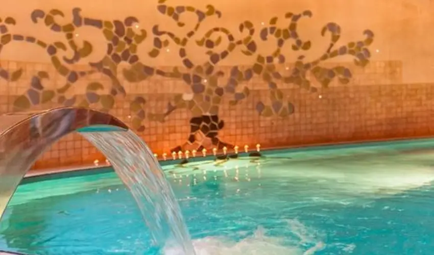 Hotel Piroska Bk, Bkfrd - PirosKarcsony