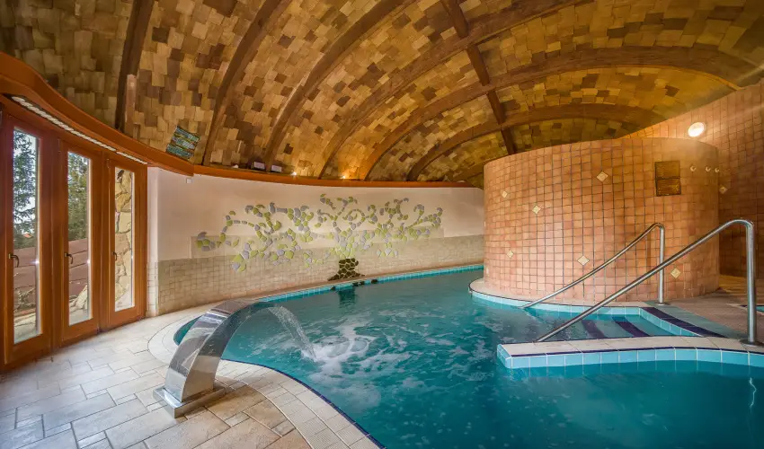 Hotel Piroska Bk, Bkfrd - PirosKarcsony