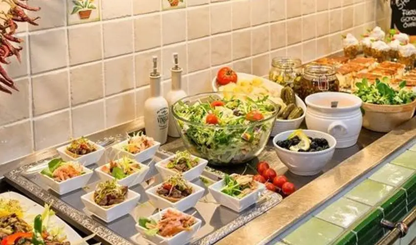 Hotel Piroska Bk, Bkfrd - PirosKarcsony