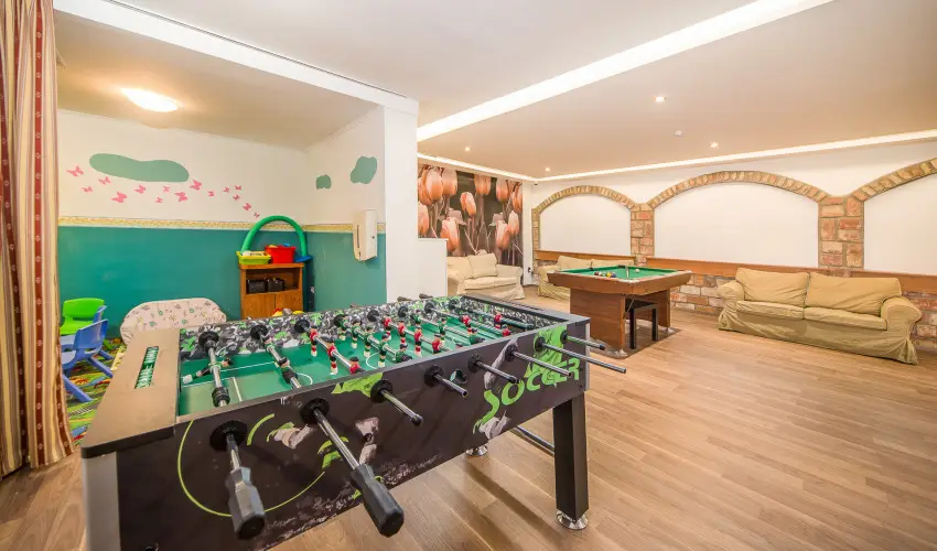 Hotel Piroska Bk, Bkfrd - PirosKarcsony