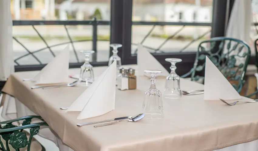 Hotel Piroska Bk, Bkfrd - PirosKarcsony