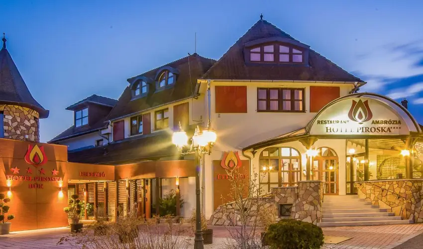 Hotel Piroska Bk, Bkfrd - PirosKarcsony