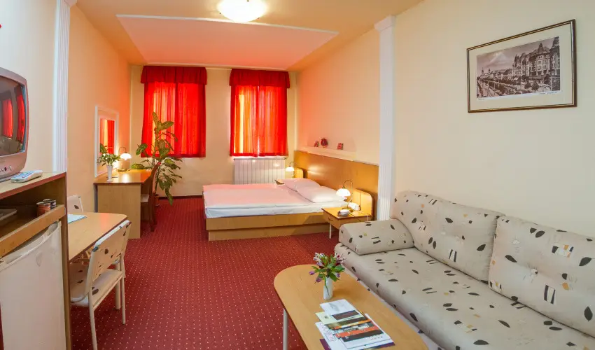 Platn Hotel Debrecen Debrecen - Karcsony