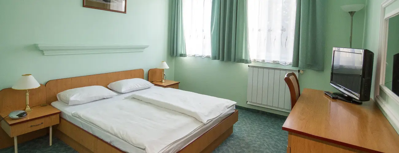 Platn Hotel Debrecen Debrecen - Karcsony (min. 1 j)