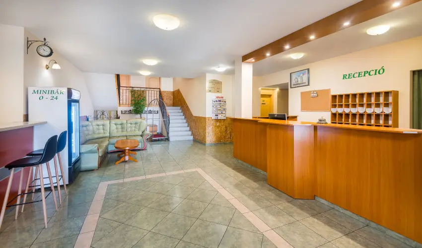 Platn Hotel Debrecen Debrecen - Karcsony