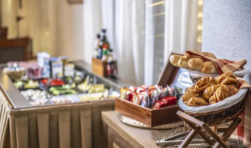 Hotel Stci Wellness & Konferencia Vecss - Karcsony (min. 2 j)