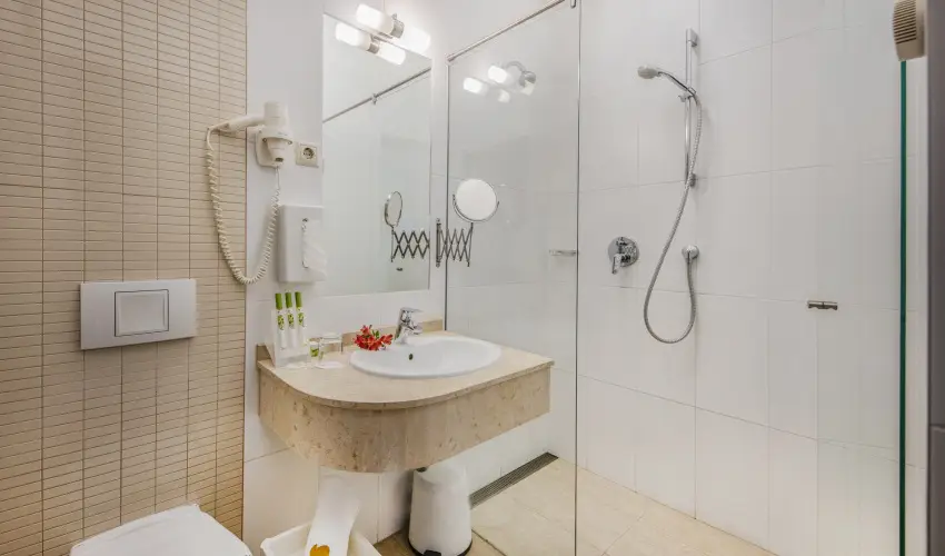 Hotel Stci Wellness & Konferencia Vecss - Karcsony (min. 2 j)