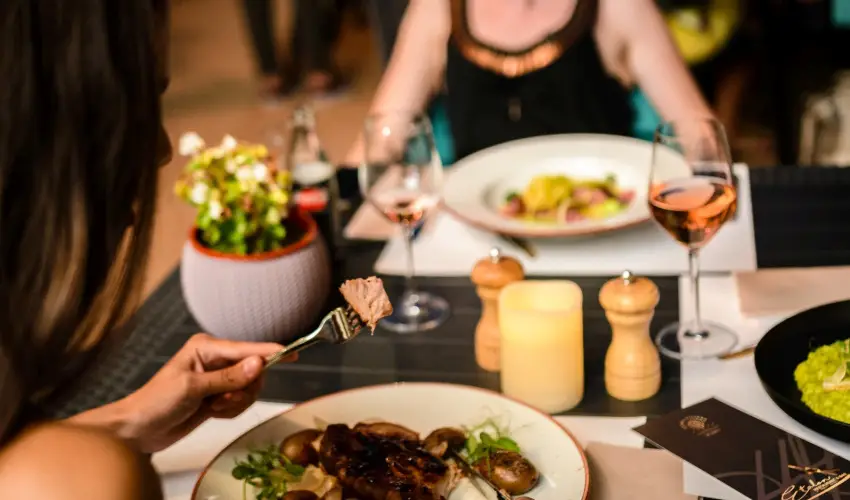 The Hotel Unforgettable - Hotel Tiliana by Homoky Hotels Budapest - Karcsony