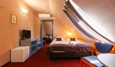 Hotel Unicornis Eger