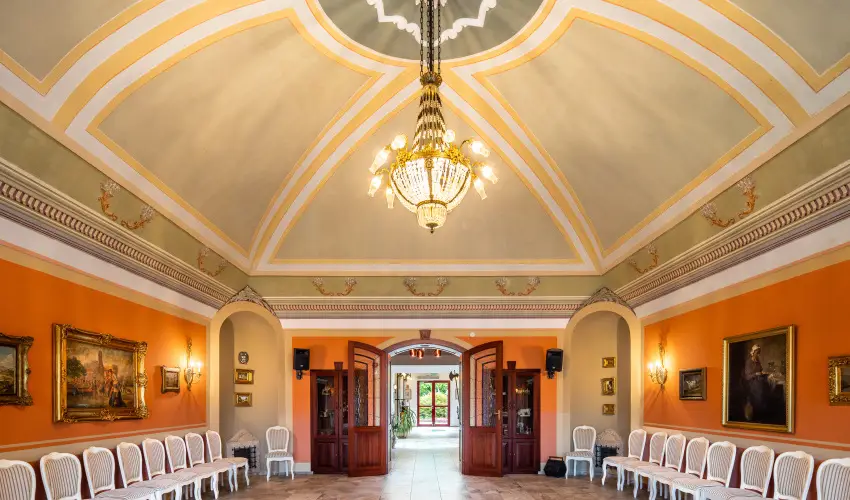 Hotel V�csecity Hern�dv�cse - Kar�csony (min. 2 �j)