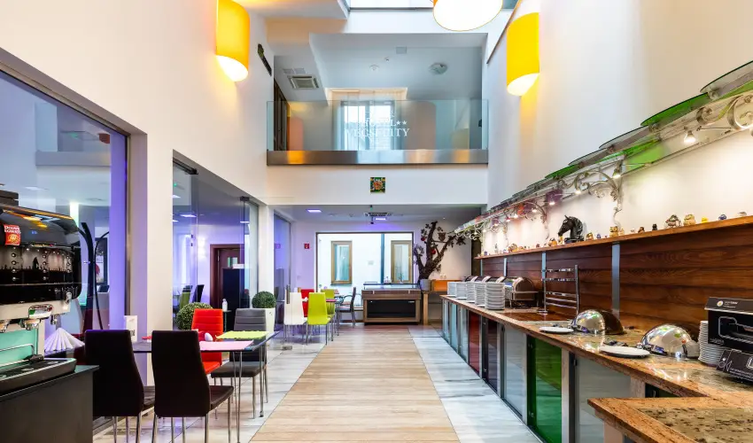 Hotel V�csecity Hern�dv�cse - Kar�csony (min. 2 �j)