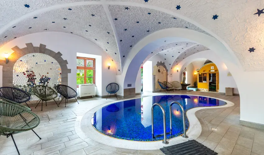 Hotel V�csecity Hern�dv�cse - Kar�csony (min. 2 �j)