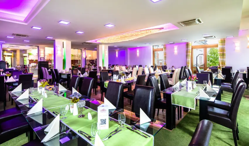 Hotel V�csecity Hern�dv�cse - Kar�csony (min. 2 �j)