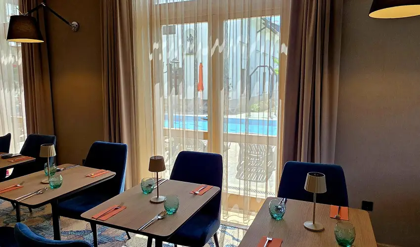 Hotel V�csecity Hern�dv�cse - Kar�csony (min. 2 �j)