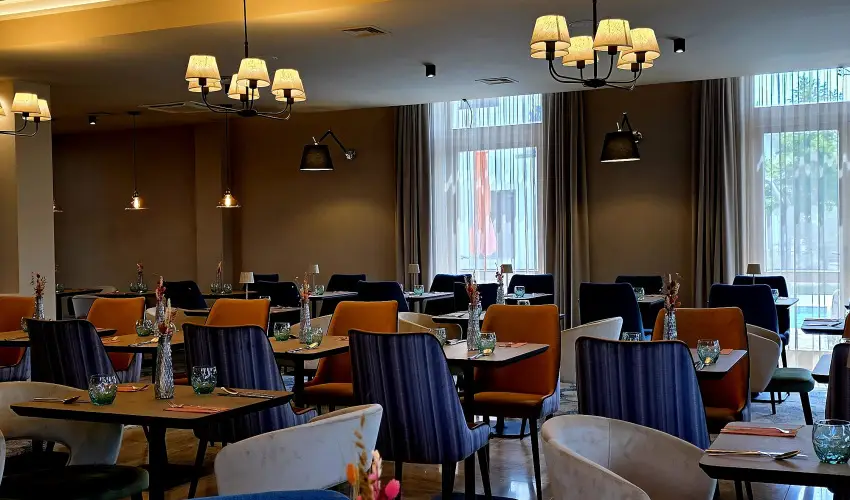 Hotel V�csecity Hern�dv�cse - Kar�csony (min. 2 �j)