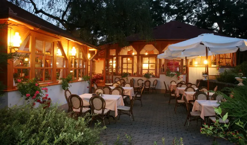 Hotel Villa Vlgy Eger - Karcsony (min. 2 j)