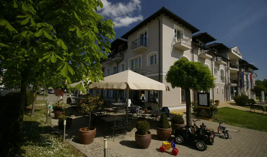 Hotel Xavin Hark�ny - Kar�csony (min. 2 �j)