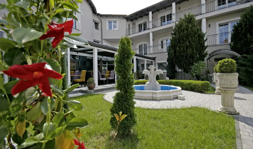 Hotel Xavin Hark�ny - Kar�csony (min. 2 �j)