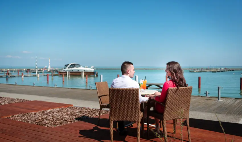 Hotel Yacht Wellness & Business Sifok - Karcsony (min. 3 j)