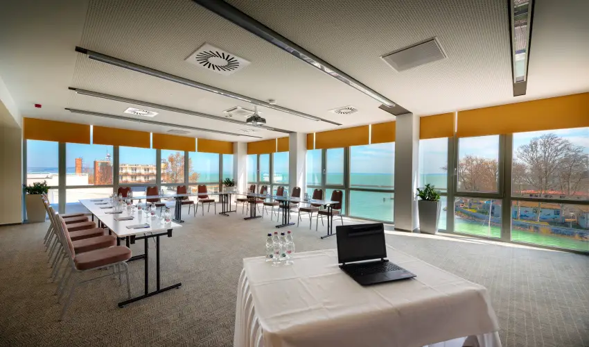 Hotel Yacht Wellness & Business Sifok - Karcsony (min. 3 j)