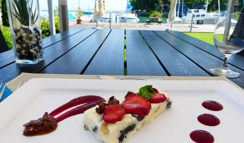 Hotel Yacht Wellness & Business Sifok - Karcsony (min. 3 j)