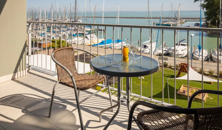 Hotel Yacht Wellness & Business Sifok - Karcsony (min. 3 j)