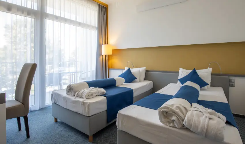 Hotel Yacht Wellness & Business Sifok - Karcsony (min. 3 j)