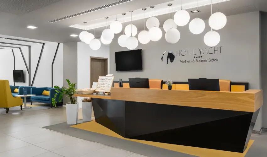 Hotel Yacht Wellness & Business Si�fok - Kar�csony - teljes el�refizet�ssel (min. 2 �j)