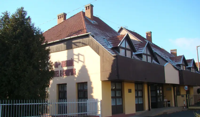 Therm�l Apartmanh�z Kom�rom - Kar�csony